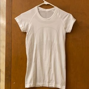 Lululemon Swiftly Tech Short Sleeve